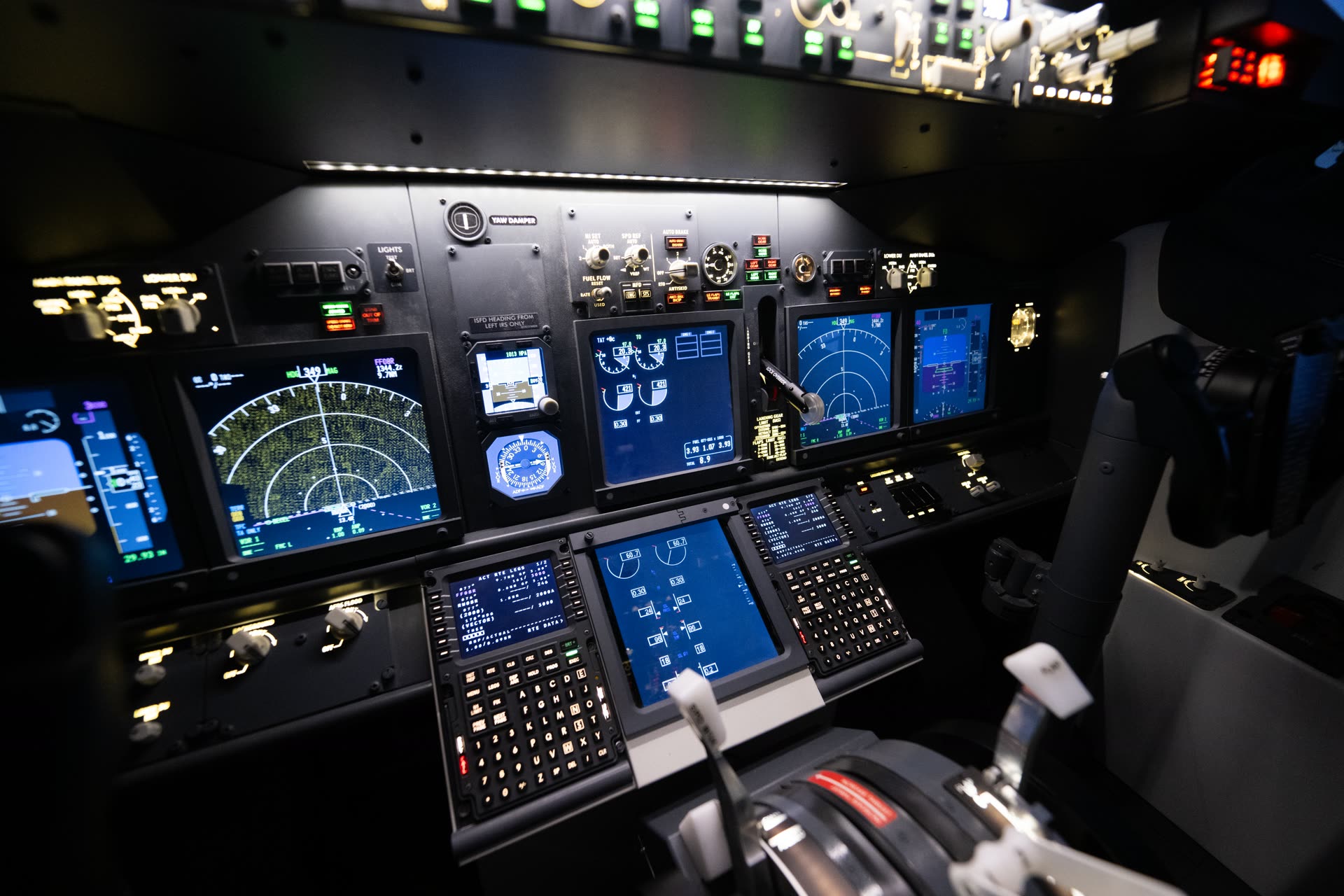 Main instrument panel: PFD, ND, EICAS displays
